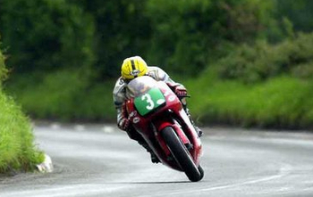 Joey Dunlop in action (Stephen Davison/Pacemaker Press International)